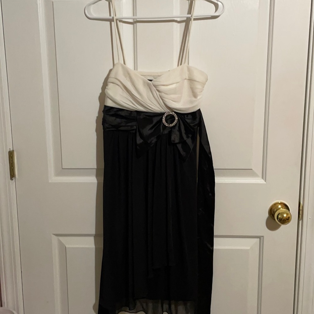City Studio Black and White Formal Dress - Medium